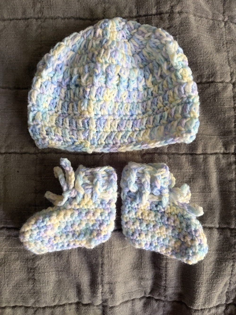 Handmade Pastel Multicolor newborn Hat & Booties Set